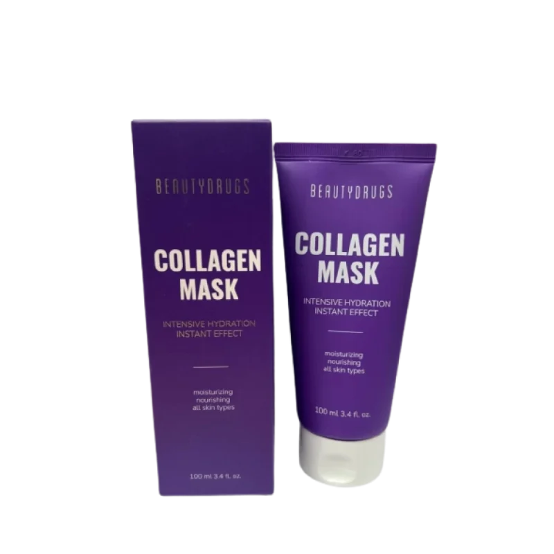 Δώστε την απαραίτητη θρέψη στην επιδερμίδα σας με την Collagen Mask της Beautydrugs! Μία μάσκα προσώπου η οποία είναι πλούσια σε κολλαγόνο και υαλουρονικό οξύ, διατηρεί την ενυδάτωση για μεγάλο χρονικό διάστημα χωρίς να αισθάνεστε την επιδερμίδα σας κολλώδης και βαριά. Ενυδατώνει εντατικά και σε βάθος, καθώς επίσης διαθέτει και αντιφλεγμονώδεις και αντιβακτηριδιακές ιδιότητες. Ταυτόχρονα, προωθεί τη διατήρηση της ελαστικότητας της επιδερμίδας, συμβάλλοντας με αυτόν τον τρόπο στη σύσφιξη και την αντιγήρανση. Ακόμη, περιέχει πεπτίδια με αντιοξειδωτική δράση για άμεσα πιο ξεκούραστη όψη και ακόμη πιο ελαστική και απαλή επιδερμίδα. Τέλος, το σύμπλεγμα 7 θρεπτικών πρωτεϊνών (κριθαριού, καλαμποκιού, πατάτας, αρακά, ρυζιού, σόγιας & βρώμης) προάγει την υγεία της επιδερμίδας και δρα αντιγηραντικά. Αγκαλιάζει το δέρμα με άμεσα αποτελέσματα. Κατάλληλη για όλους τους τύπους επιδερμίδας.