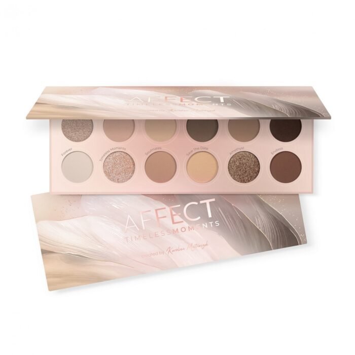 Η Timeless Moments Palette δημιουργήθηκε για να σας συντροφεύει στις πιο σημαντικές στιγμές της ζωής σας, όταν θέλετε να φαίνεστε και να αισθάνεστε ξεχωριστοί. Τα classy και κομψά nude χρώματα θα σας επιτρέψουν να δημιουργήσετε τόσο καθημερινά όσο και πιο special μακιγιάζ. Ο συνδυασμός των ματ και των shimmer σκιών, δημιουργούν ένα σύνολο που θα αναδείξει τα makeup looks σας. 12x2gr