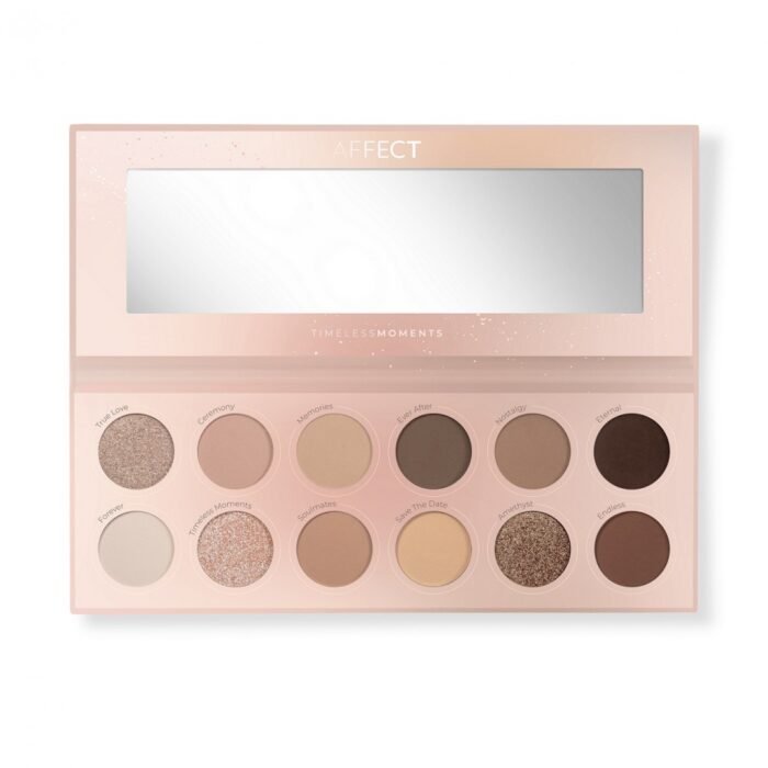 Η Timeless Moments Palette δημιουργήθηκε για να σας συντροφεύει στις πιο σημαντικές στιγμές της ζωής σας, όταν θέλετε να φαίνεστε και να αισθάνεστε ξεχωριστοί. Τα classy και κομψά nude χρώματα θα σας επιτρέψουν να δημιουργήσετε τόσο καθημερινά όσο και πιο special μακιγιάζ. Ο συνδυασμός των ματ και των shimmer σκιών, δημιουργούν ένα σύνολο που θα αναδείξει τα makeup looks σας. 12x2gr